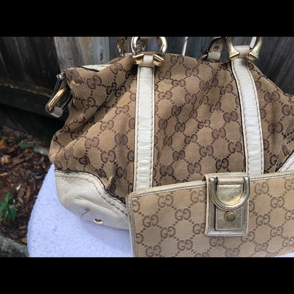 Authentic perfect Gucci bag - Picture 2 of 11
